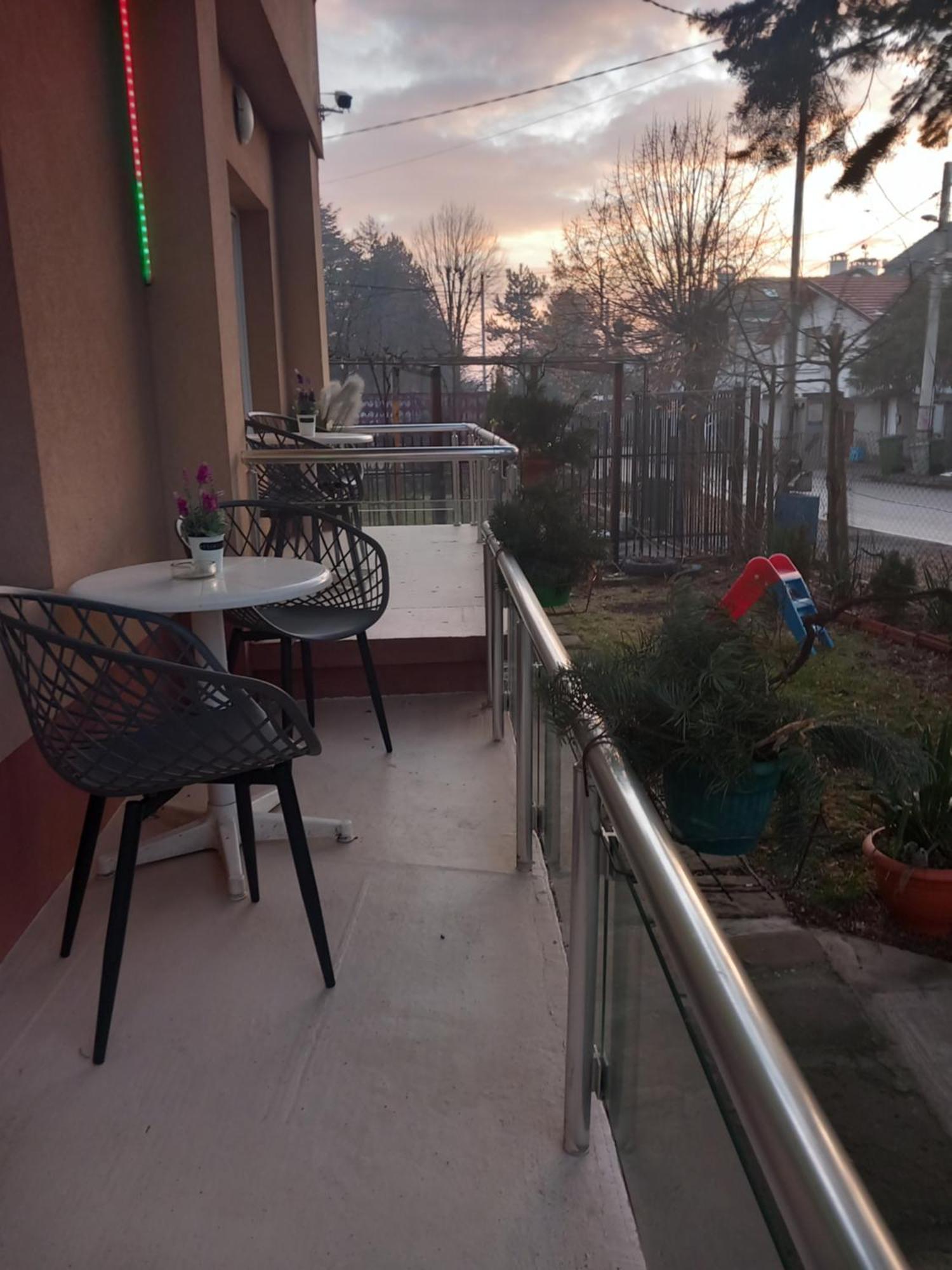 Стаи За Гости - Цветето На Ангела Bankya Exterior foto